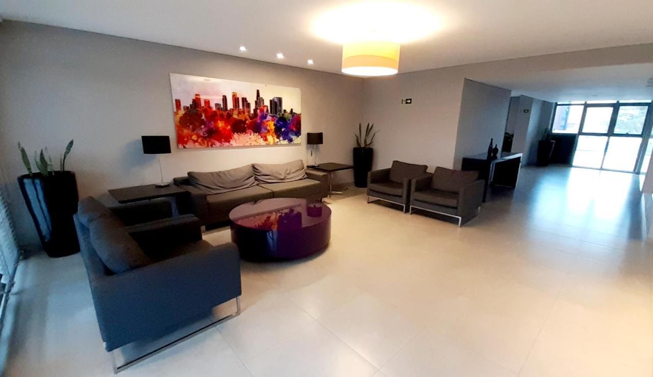 Estudio Aconchegante No Centro De Curitiba - Ar Condicio E Localizacao Perfeita! Eksteriør billede