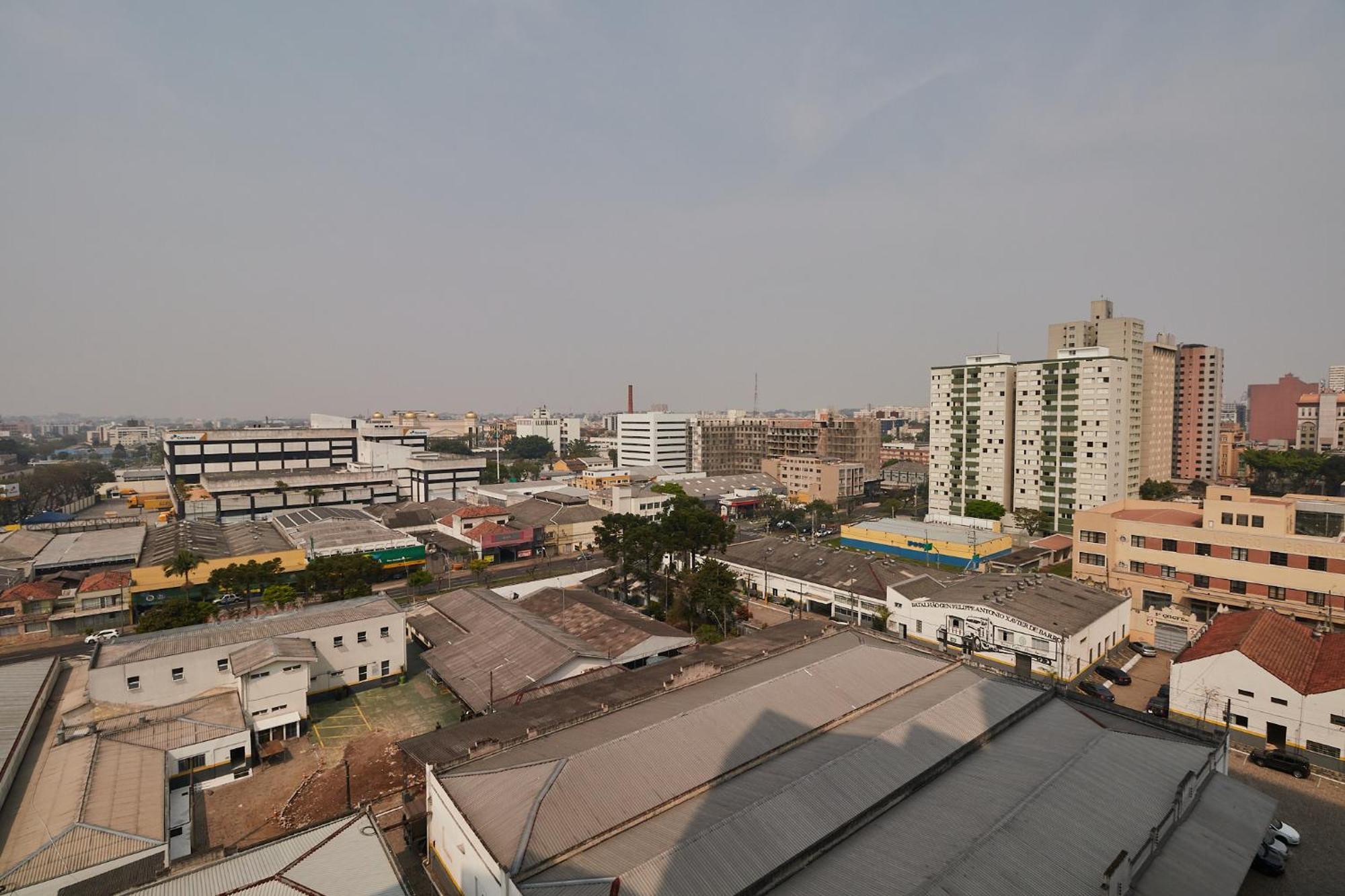 Estudio Aconchegante No Centro De Curitiba - Ar Condicio E Localizacao Perfeita! Eksteriør billede